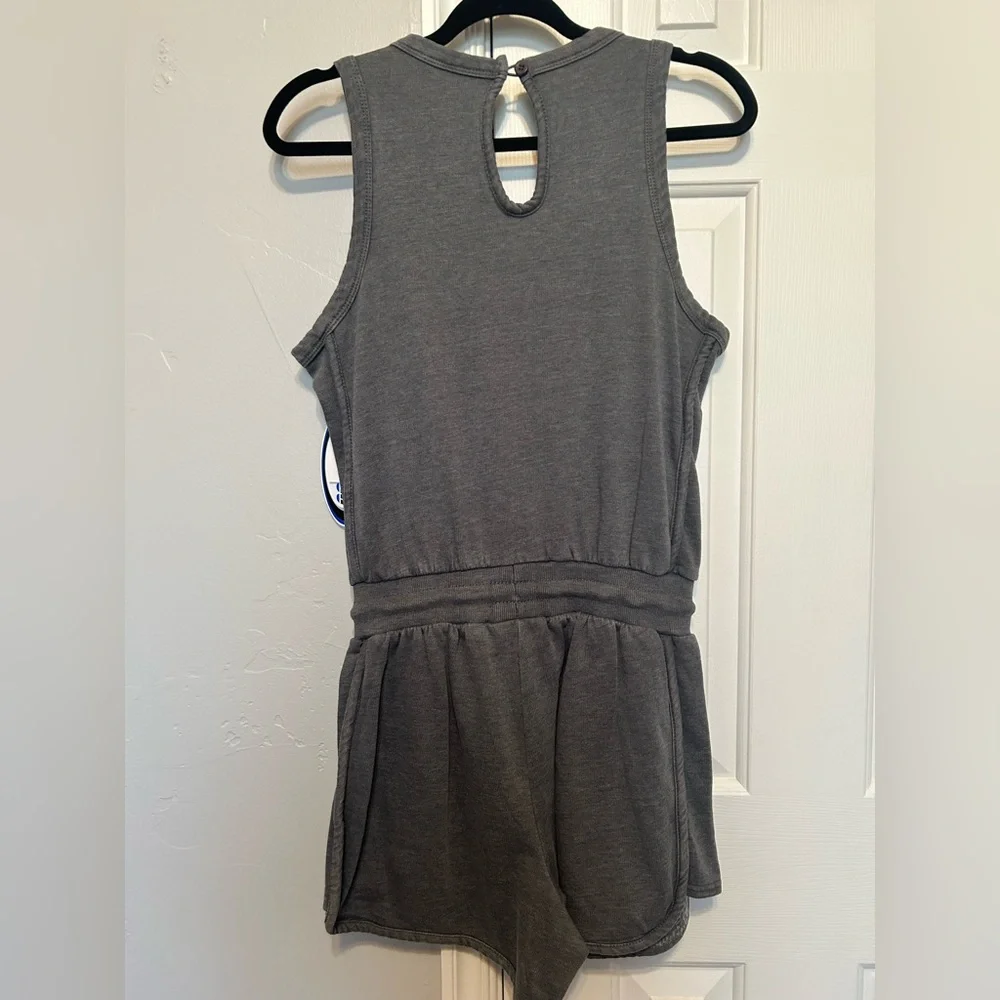 Gray Oklahoma Sleeveless Romper - Picture 2 of 3